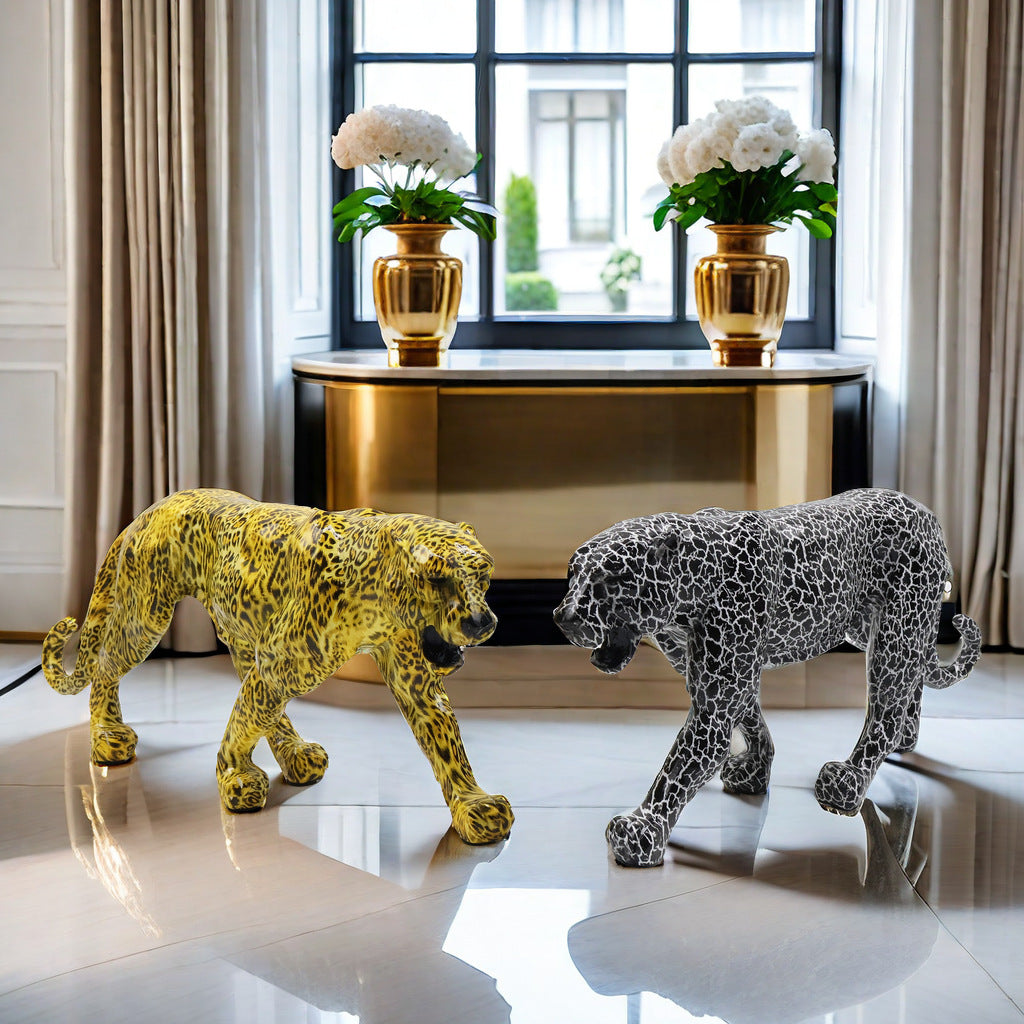 Decorative Leopard Figure made of Resin | Kelmera