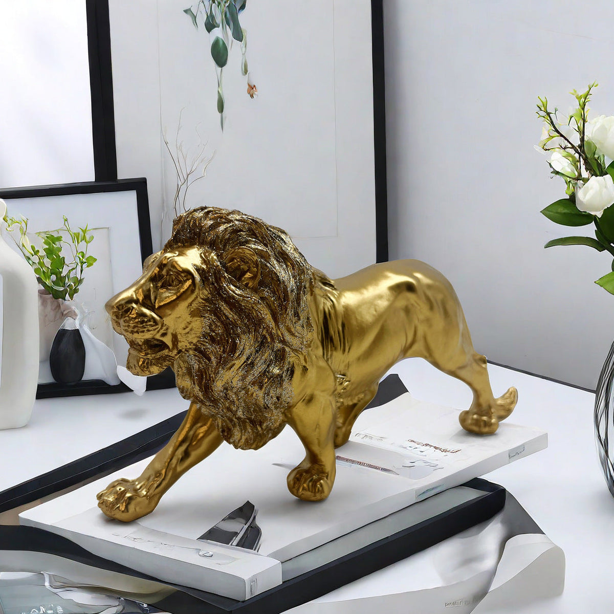 Decorative Lion Statue in Modern Style | Kelmera