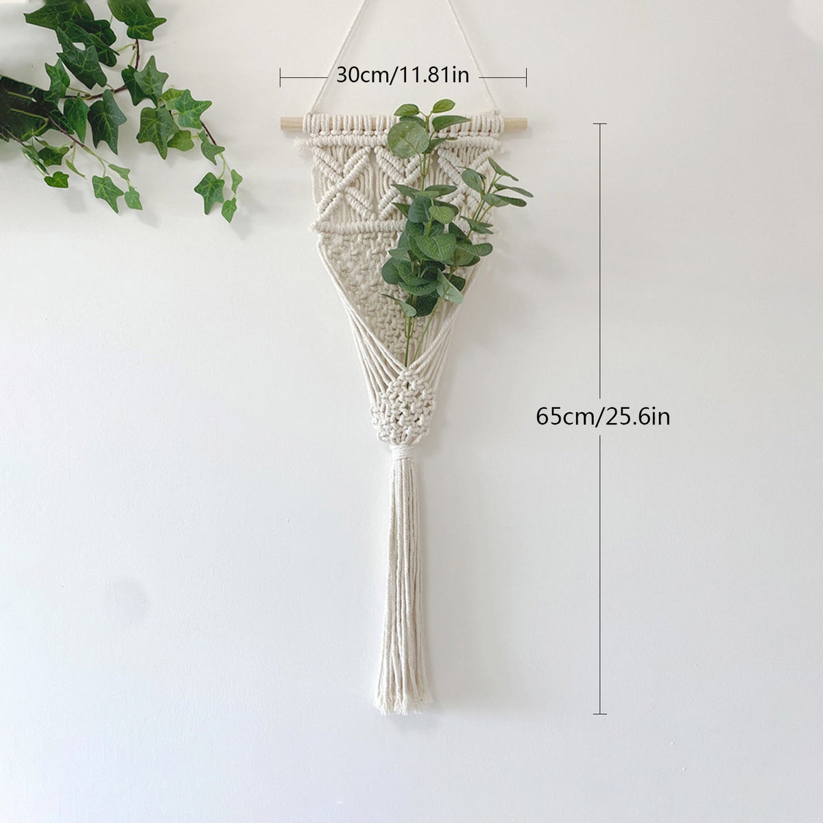 Decorative Macrame Wall Hanging with Elegant Fringed Tassels | Kelmera