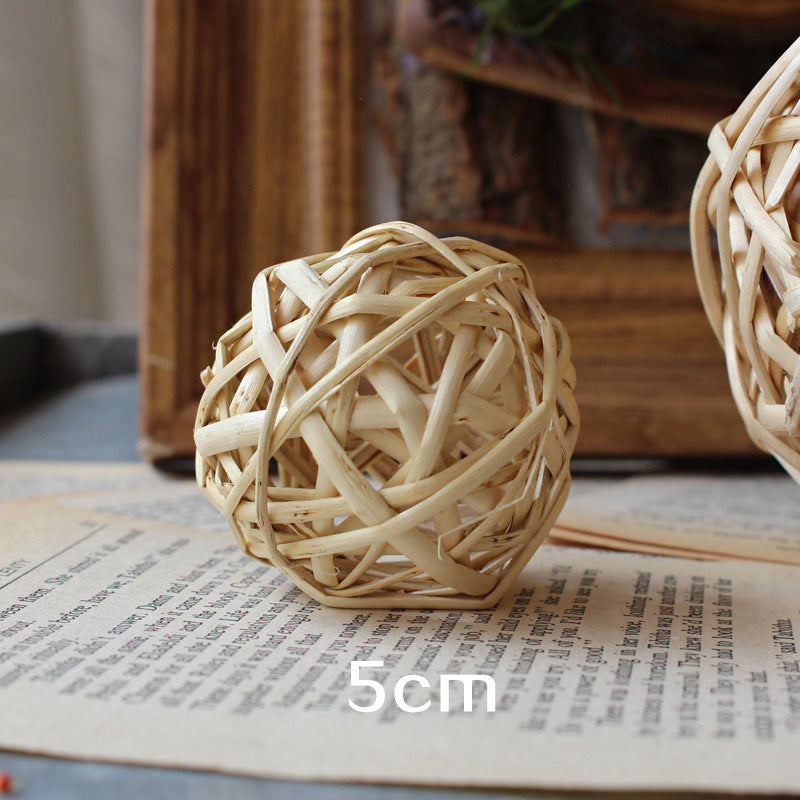 Decorative Natural Material Decor Ball | Kelmera