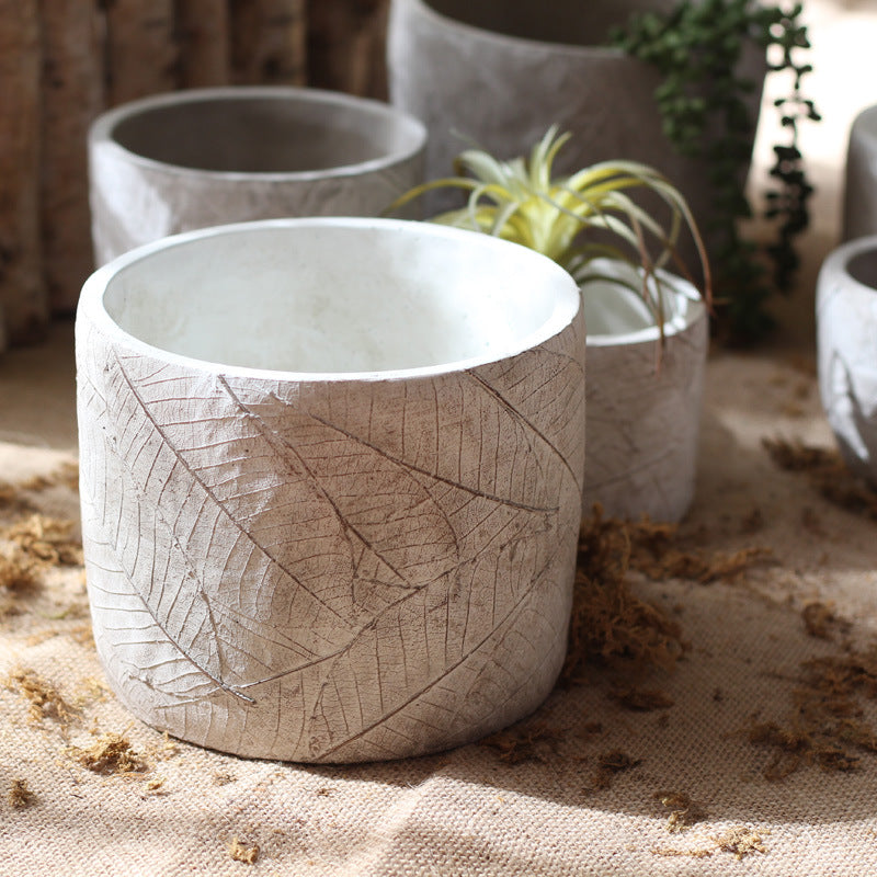 Decorative Plant Container made of Handmade Ceramic with Leaf Pattern | Kelmera