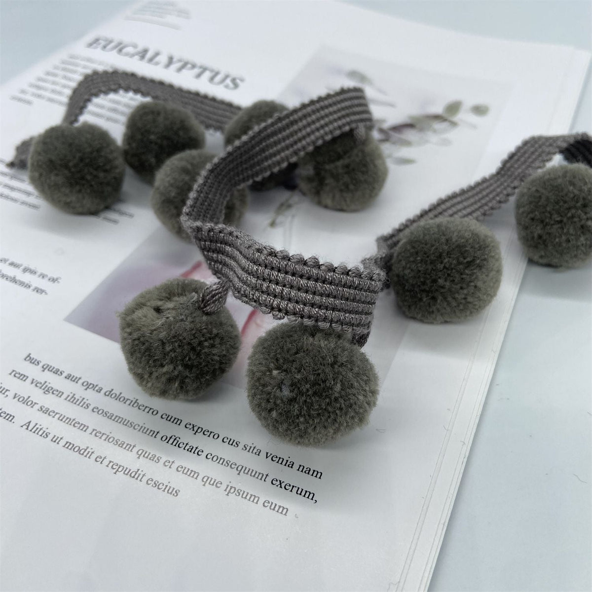 Decorative Pompon Trim Black-White | Kelmera