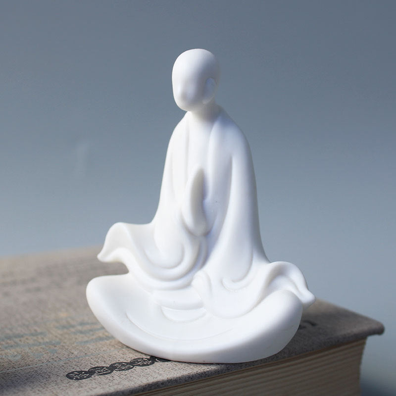 Decorative Porcelain Figurine | Kelmera