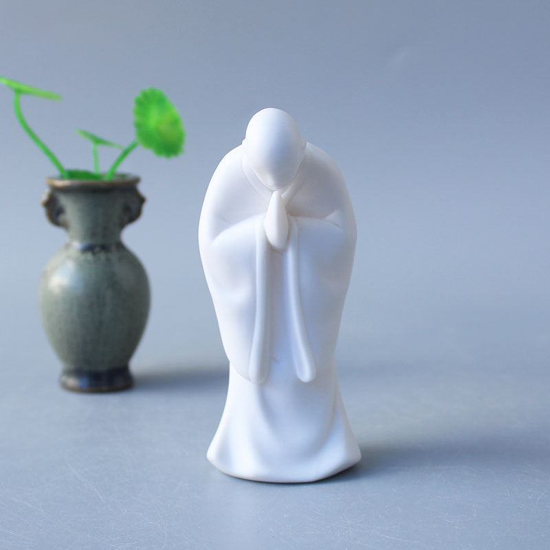 Decorative Porcelain Figurine | Kelmera