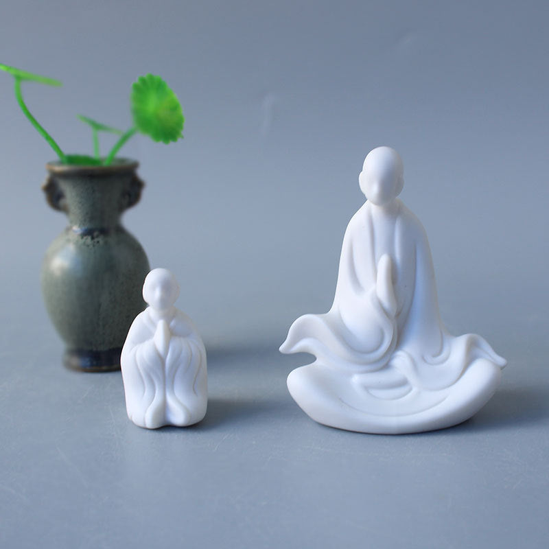 Decorative Porcelain Figurine | Kelmera