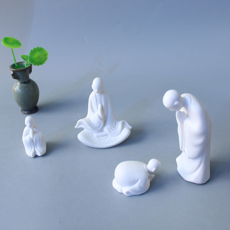 Decorative Porcelain Figurine | Kelmera