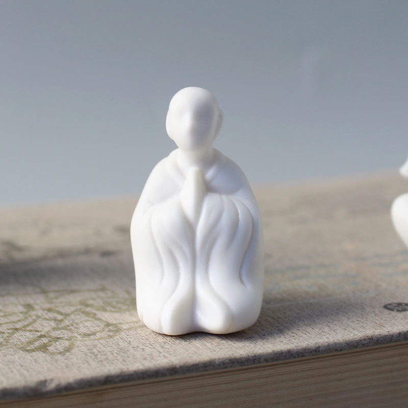 Decorative Porcelain Figurine | Kelmera