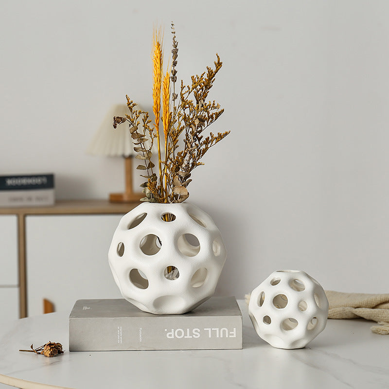 Decorative Sculptural Vase | Kelmera