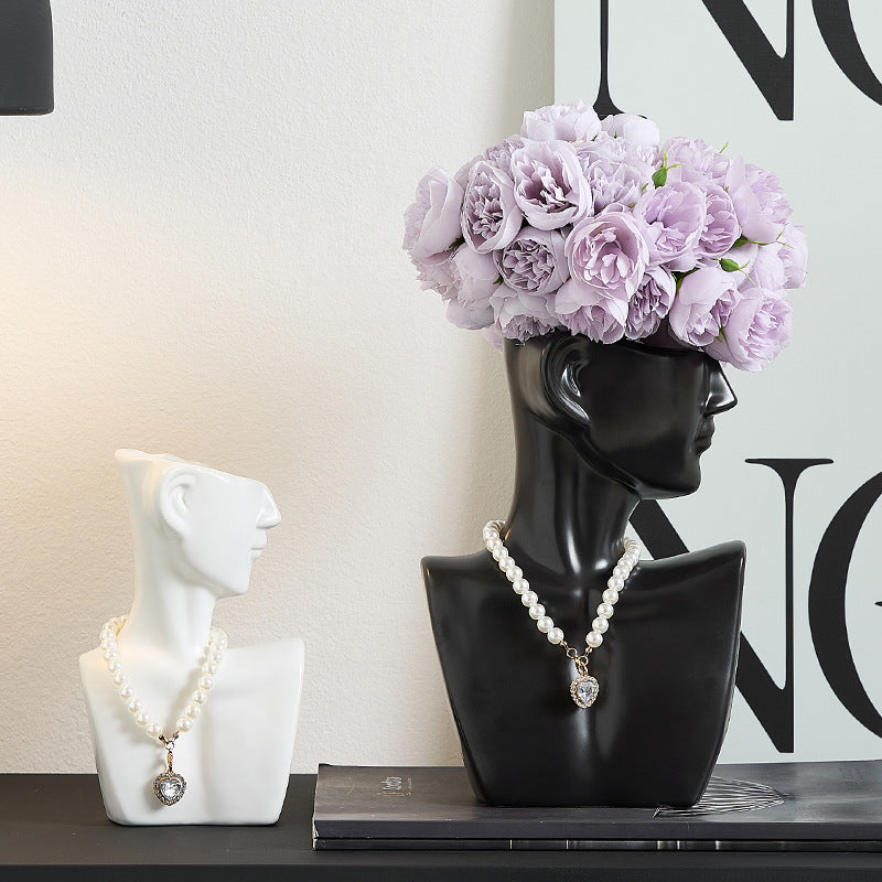Decorative Sculpture White Black | Kelmera