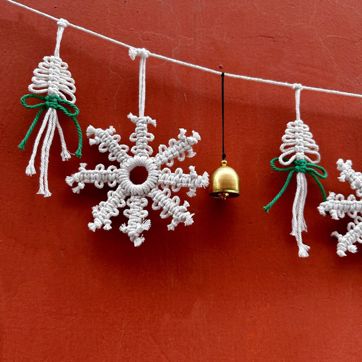 Decorative Snowflake Garland | Kelmera