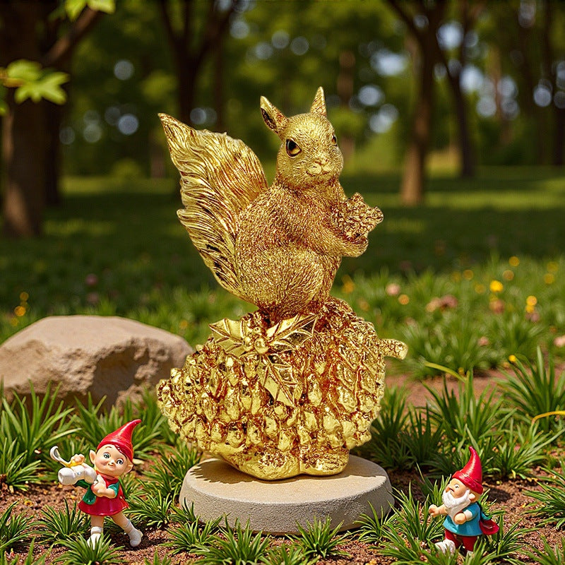 Decorative Squirrel Sculpture on a Pine Cone | Kelmera