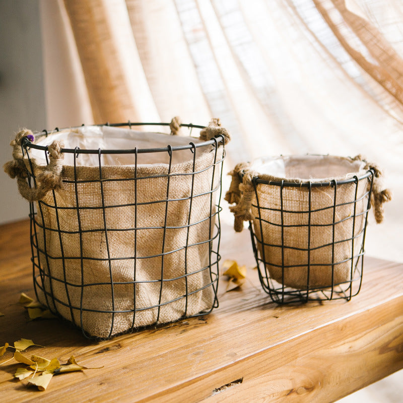 Decorative Storage Basket made of Wire and Linen | Kelmera