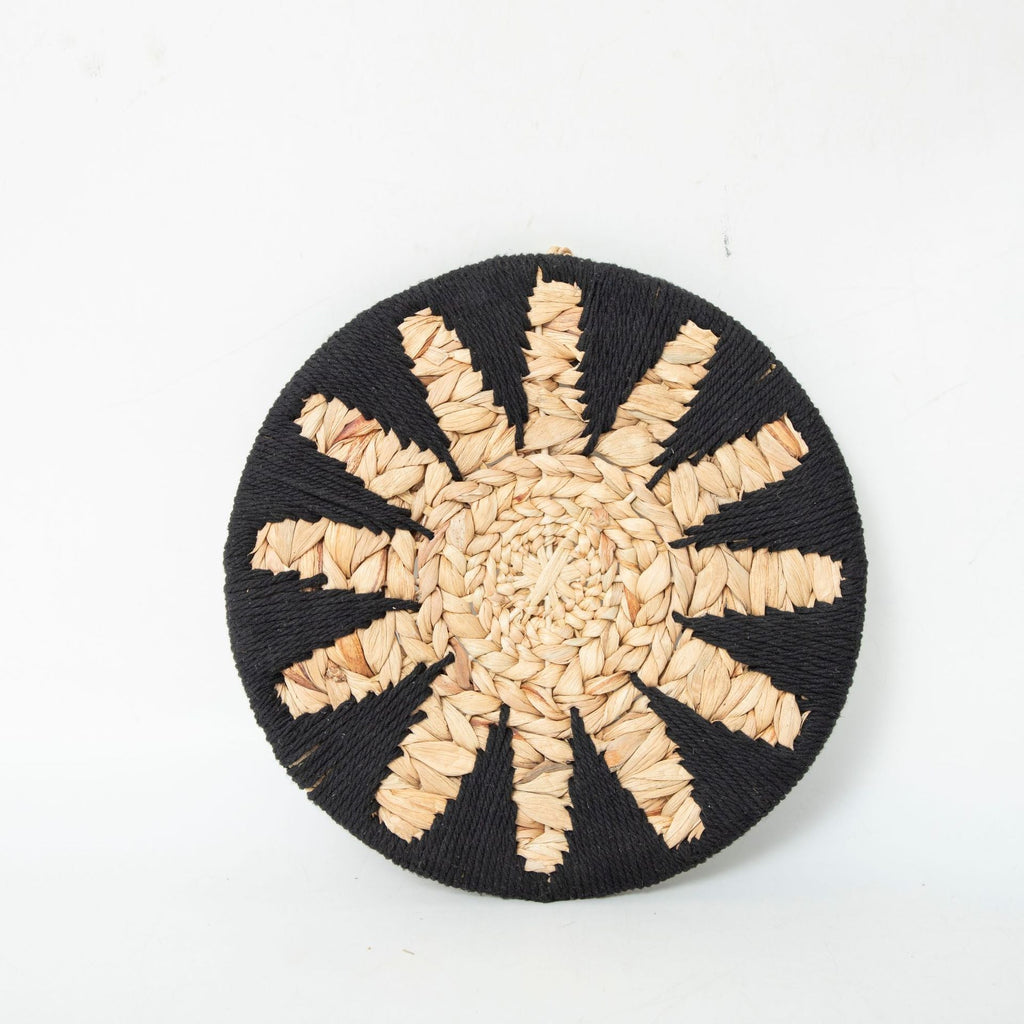 Decorative Table Coaster made of Woven Rattan | Kelmera