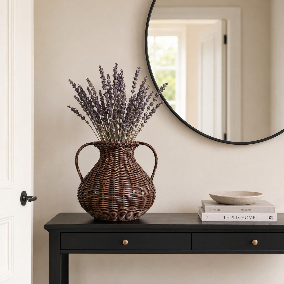 Decorative Vase made of Rattan | Kelmera