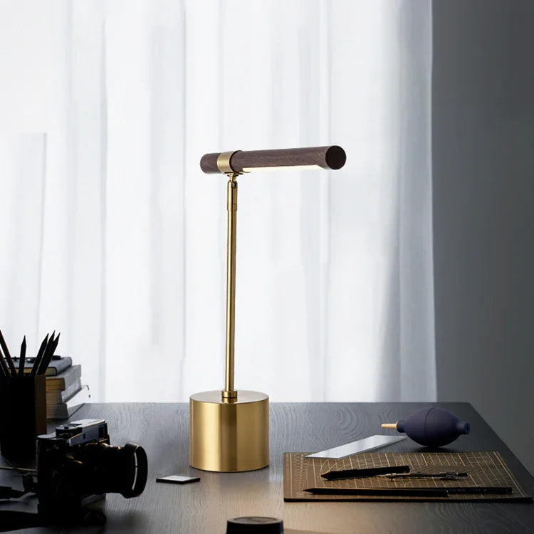 Dordelta Desk Lamp