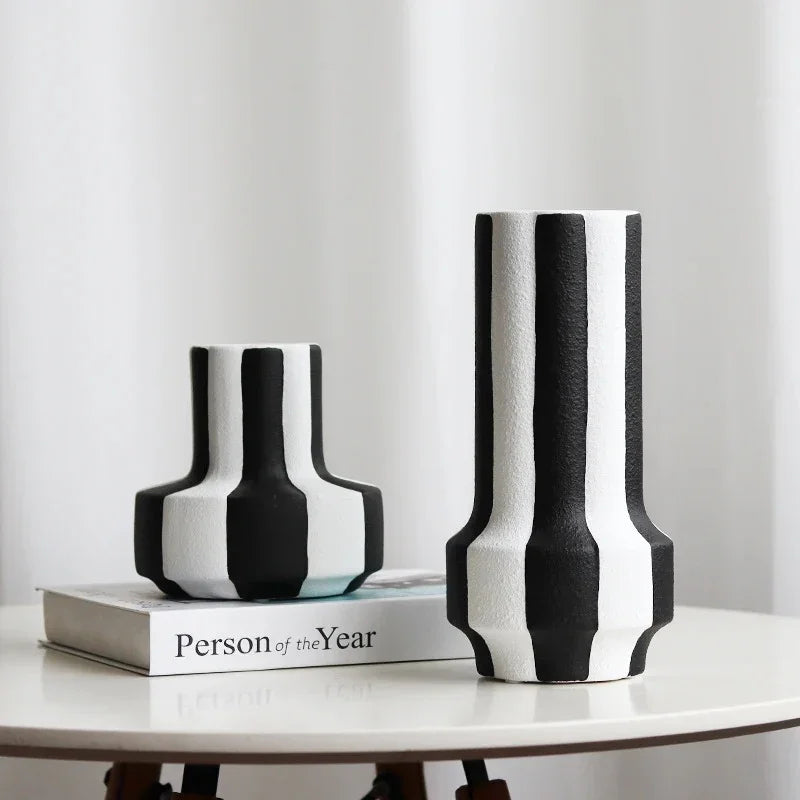 Dresvia Ceramic Vase