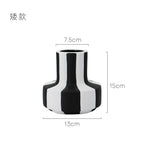 Dresvia Ceramic Vase