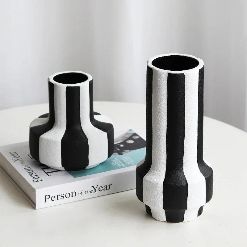 Dresvia Ceramic Vase