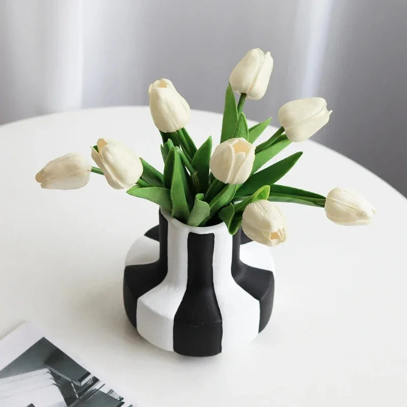 Dresvia Ceramic Vase
