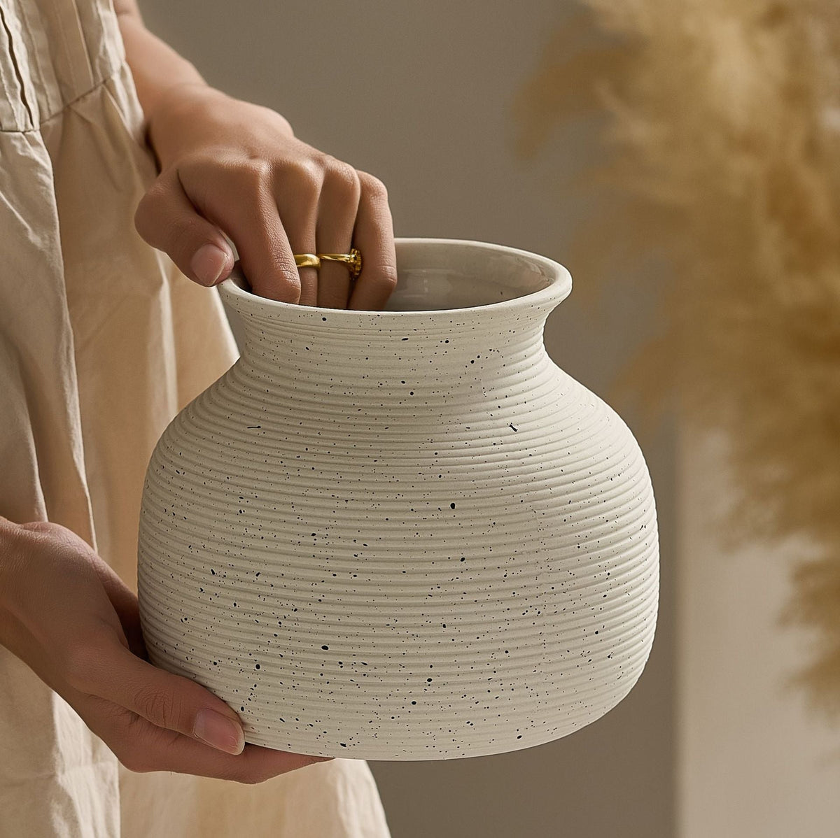 Elegant and Artistic Ceramic Vase | Kelmera