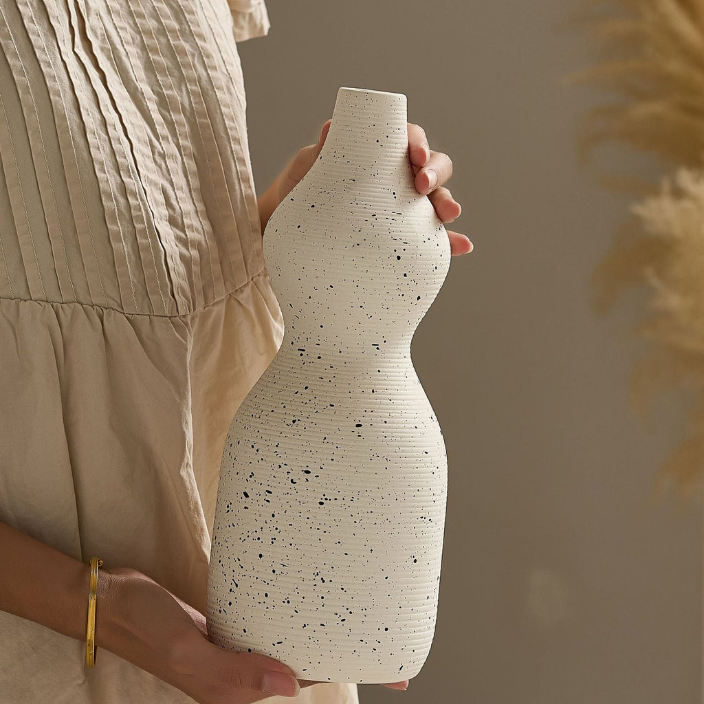 Elegant and Artistic Ceramic Vase | Kelmera