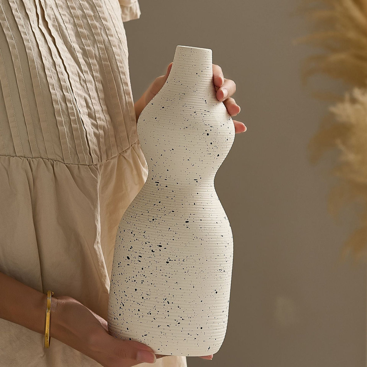 Elegant and Artistic Ceramic Vase | Kelmera