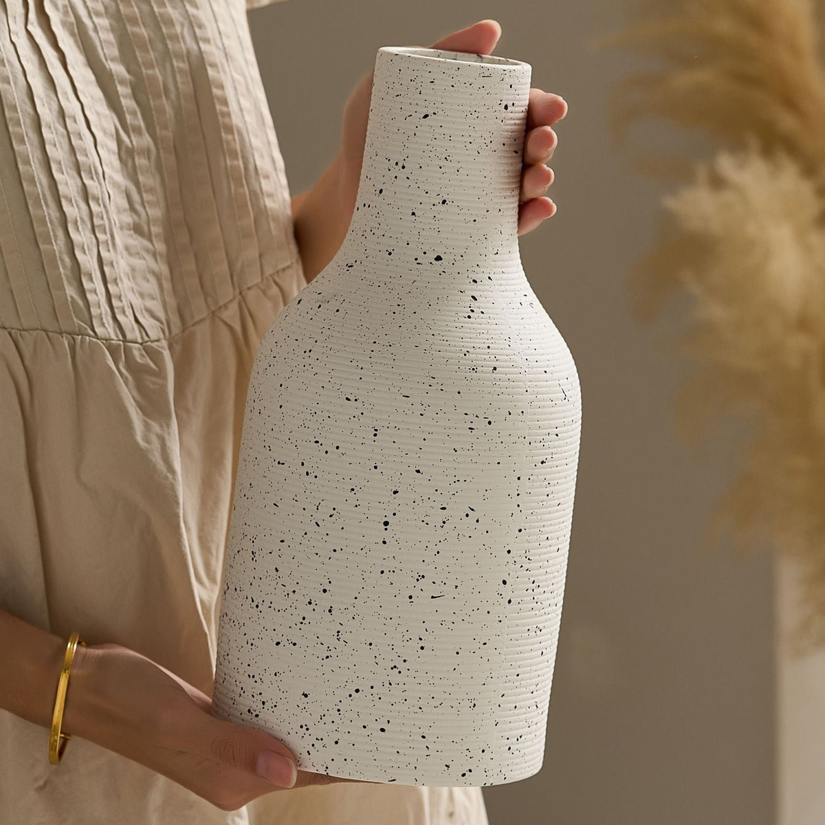 Elegant and Artistic Ceramic Vase | Kelmera