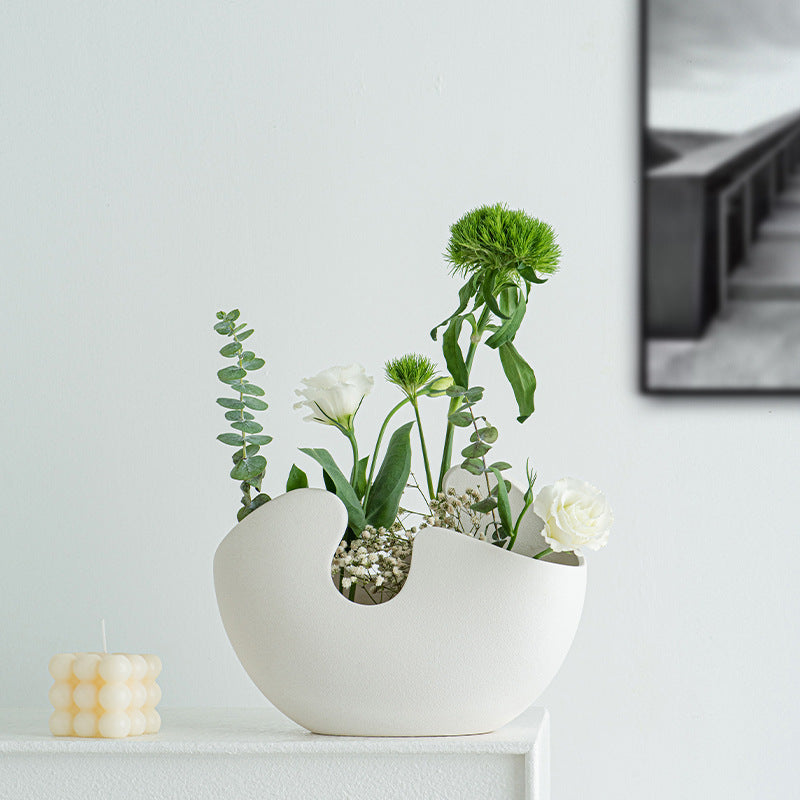 Elegant and Modern Ceramic Vase Model Xksm | Kelmera