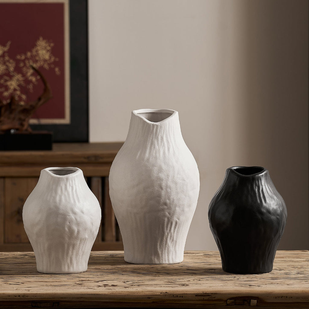 Elegant and Modern Ceramic Vase White Black | Kelmera