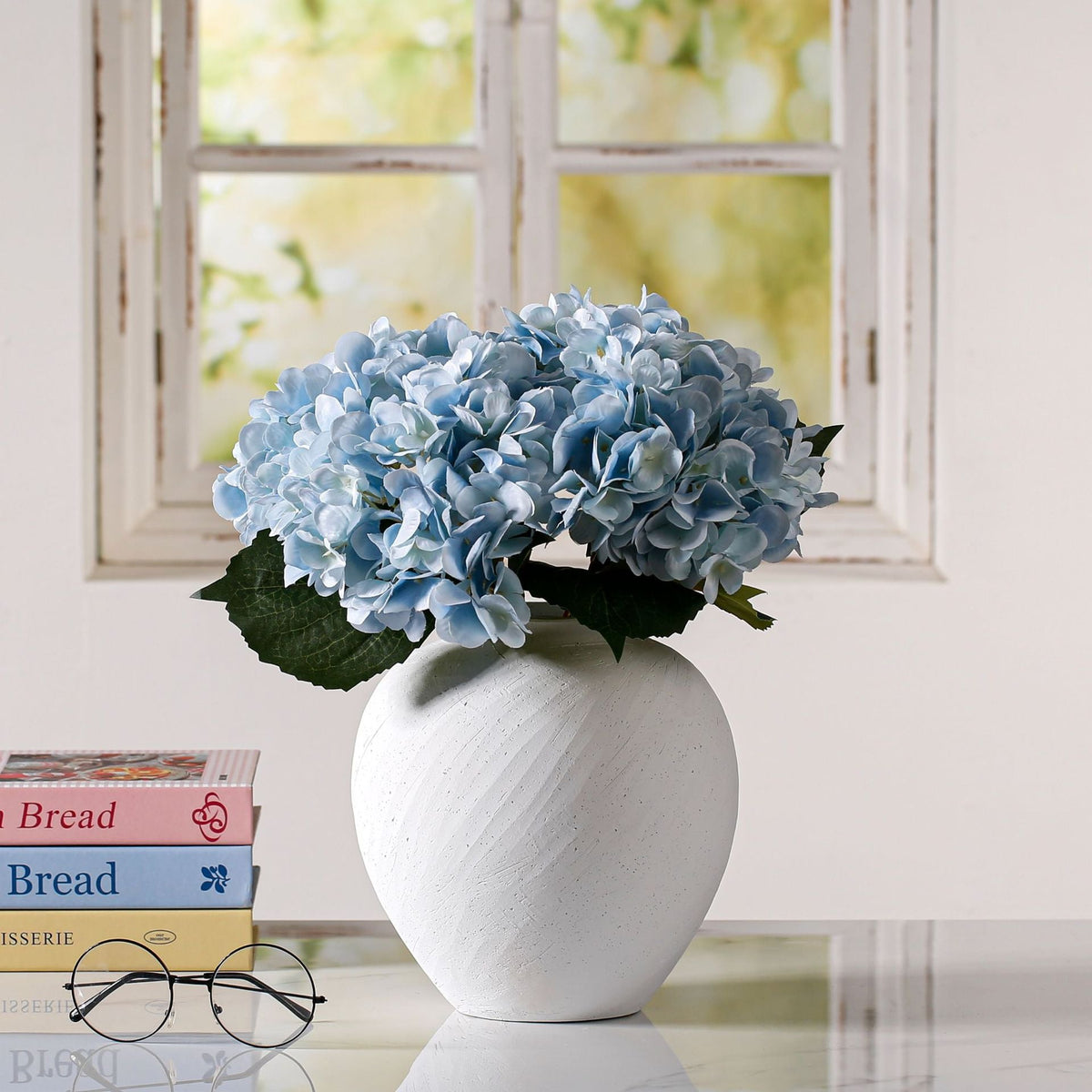 Elegant and Timeless Decorative Vase | Kelmera