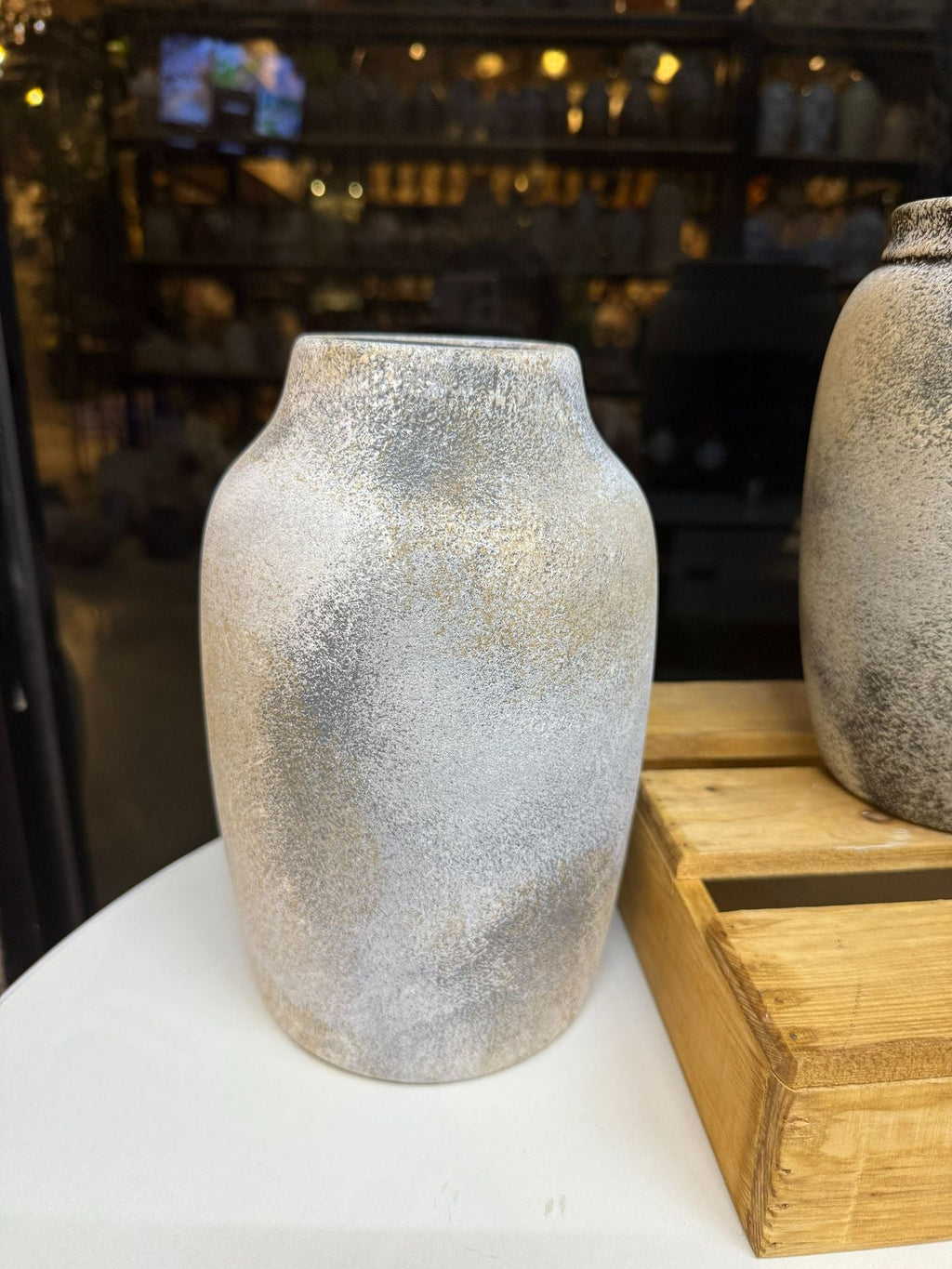 Elegant Ceramic Vase Antique White | Kelmera