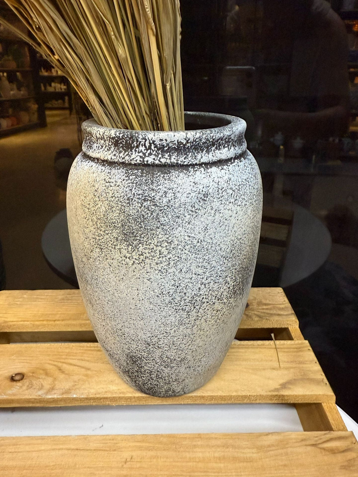 Elegant Ceramic Vase Antique White | Kelmera