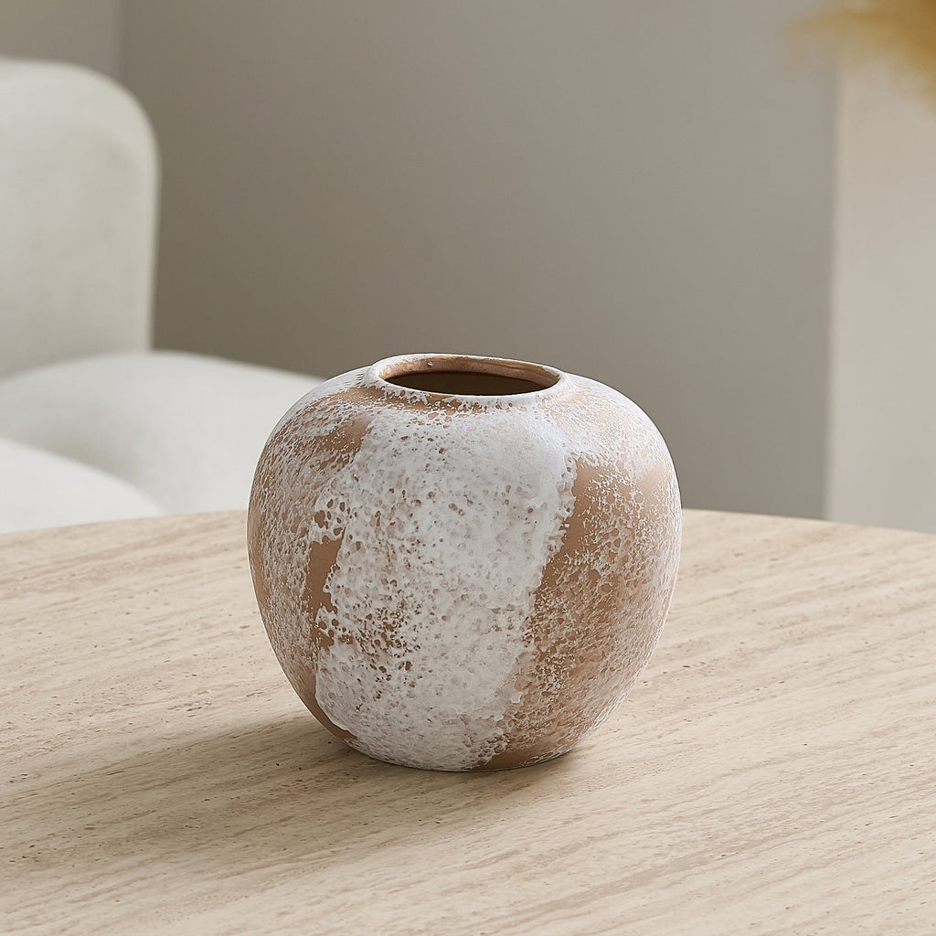 Elegant Ceramic Vase in Scandinavian Style | Kelmera