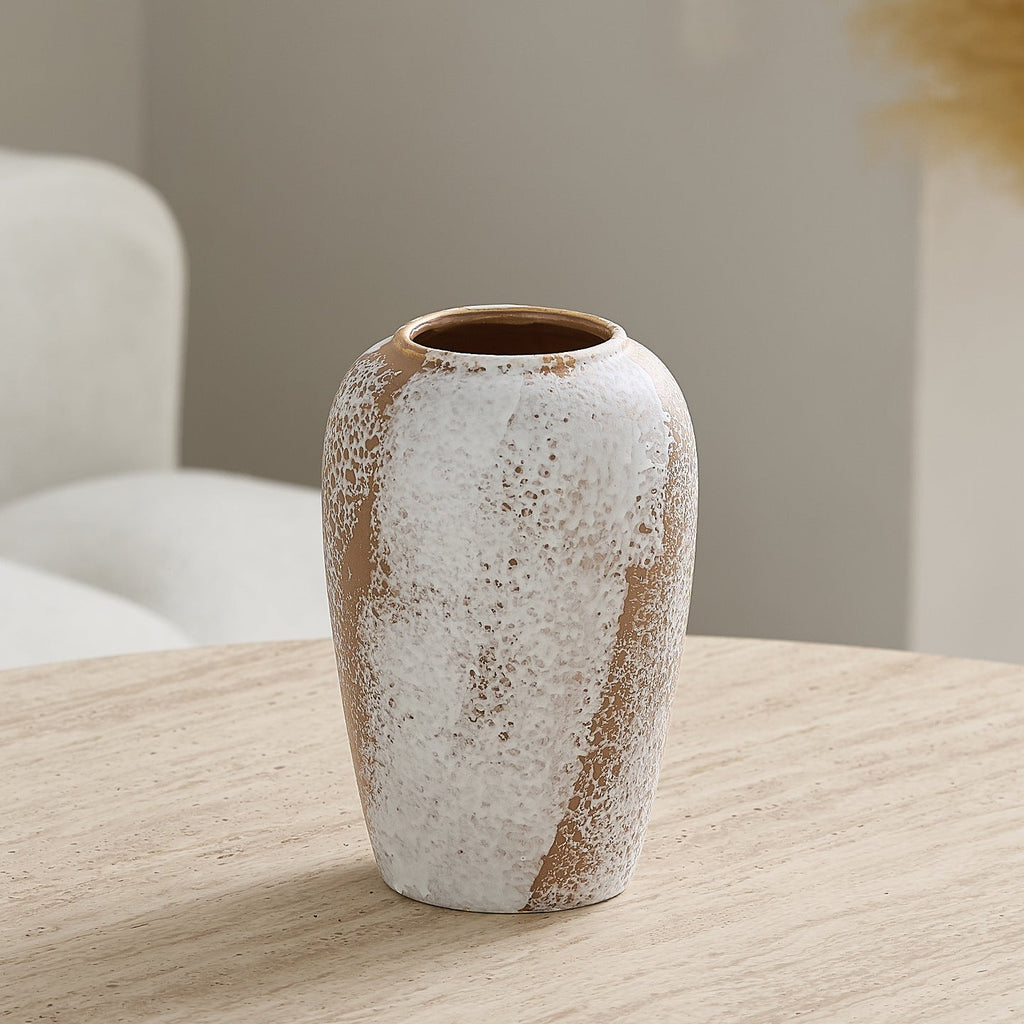 Elegant Ceramic Vase in Scandinavian Style | Kelmera