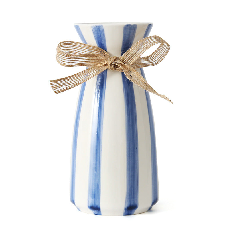 Elegant Ceramic Vase in Vintage Style | Kelmera