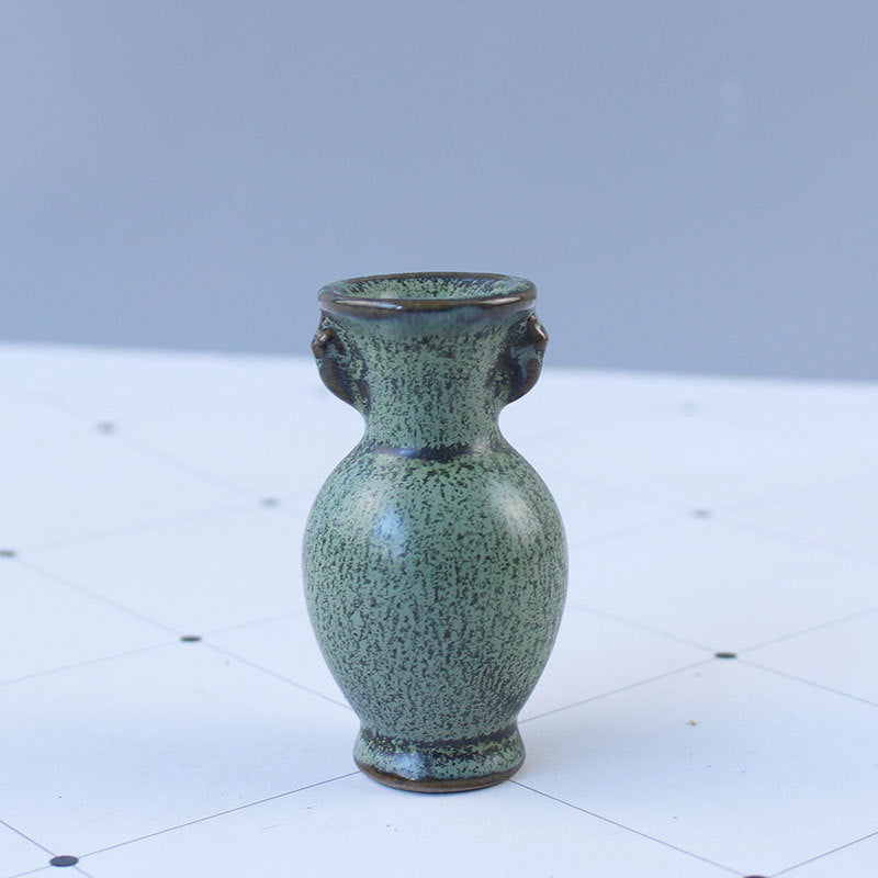 Elegant Ceramic Vase with Artistic Design | Kelmera