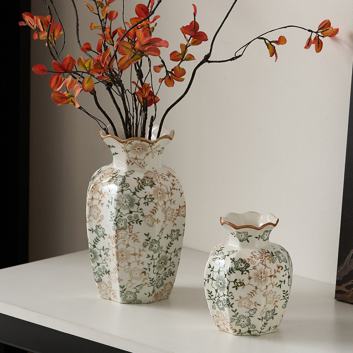 Elegant Ceramic Vase with Floral Pattern | Kelmera
