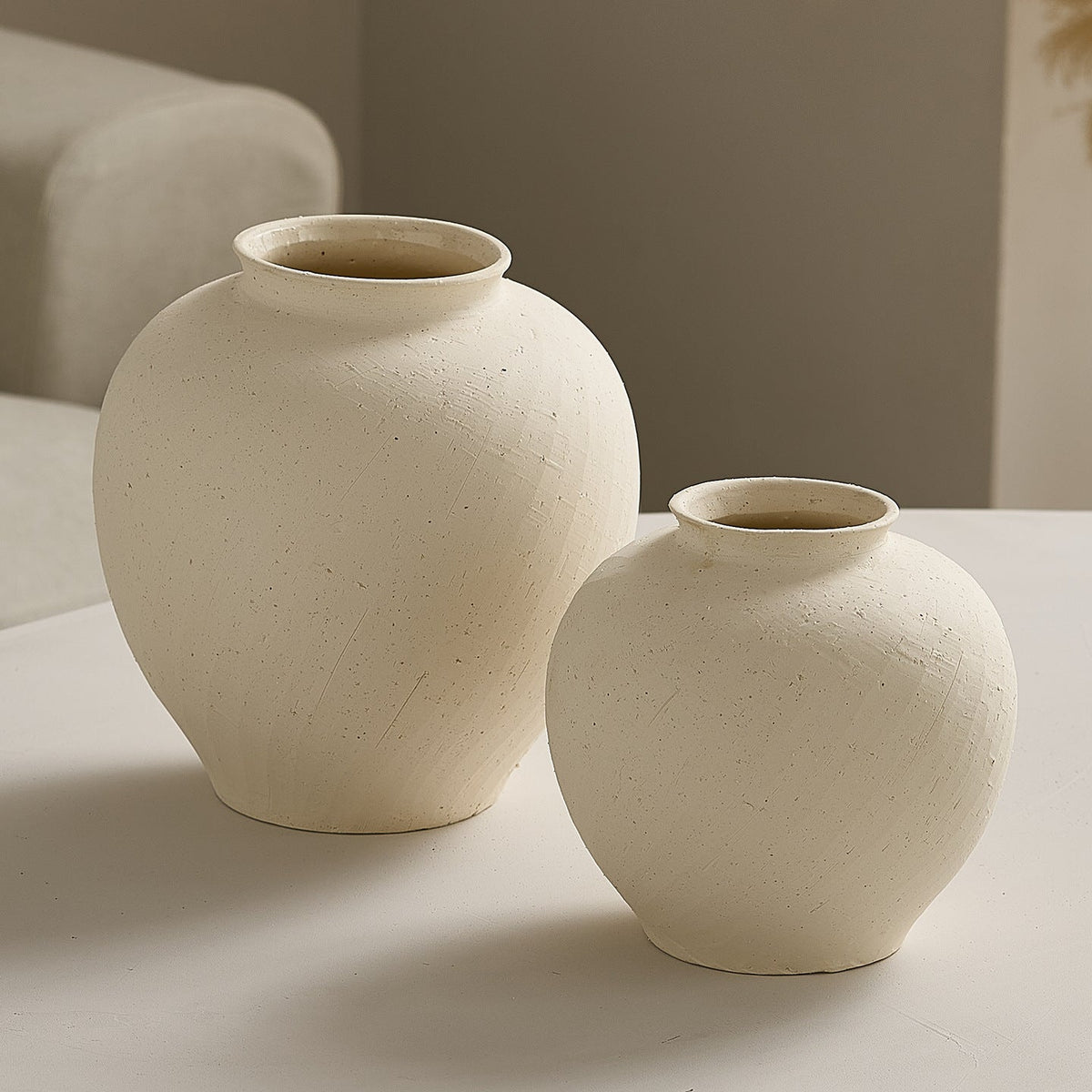 Elegant Ceramic Vase with Organic Shapes | Kelmera