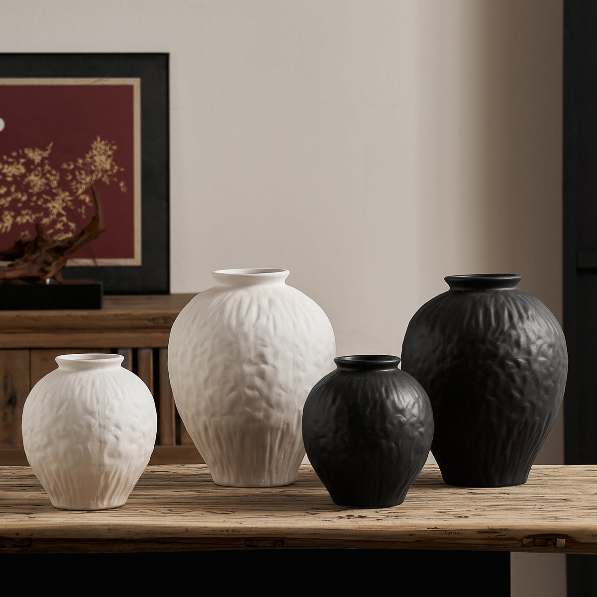 Elegant Ceramic Vase with Texture | Kelmera
