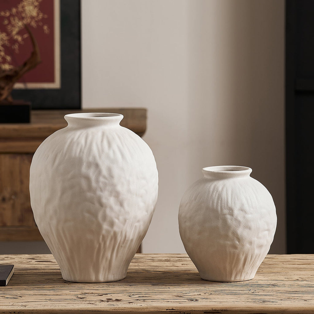 Elegant Ceramic Vase with Texture | Kelmera