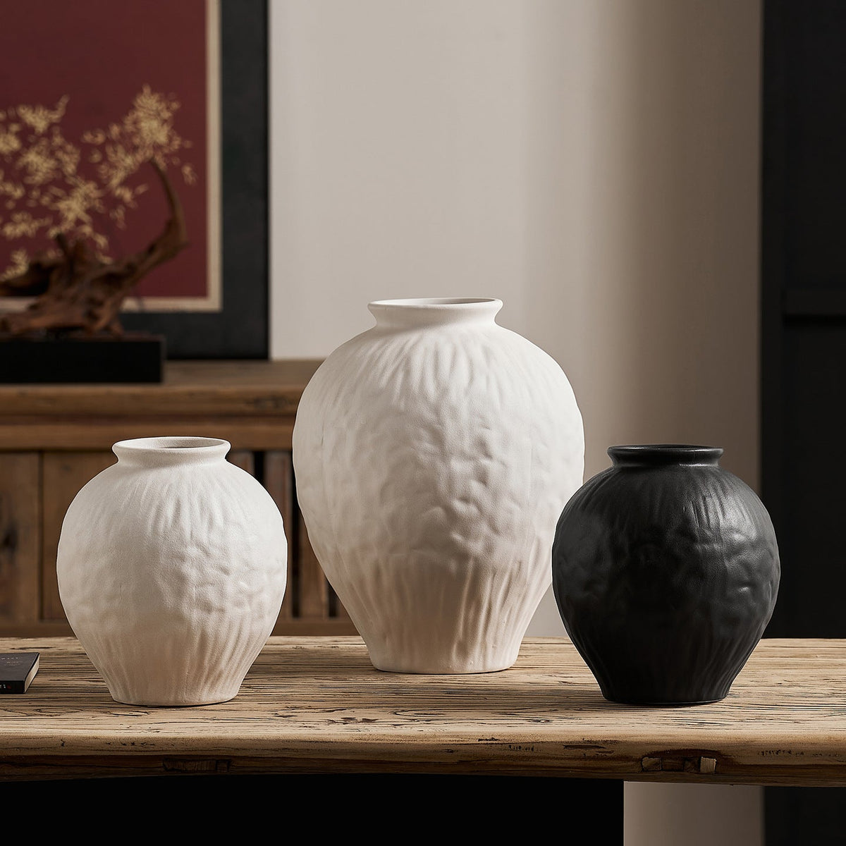 Elegant Ceramic Vase with Texture | Kelmera