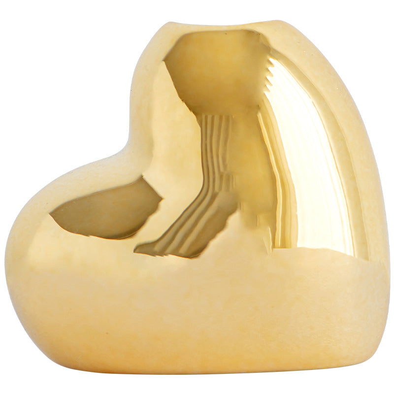 Elegant Decorative Heart Figure | Kelmera