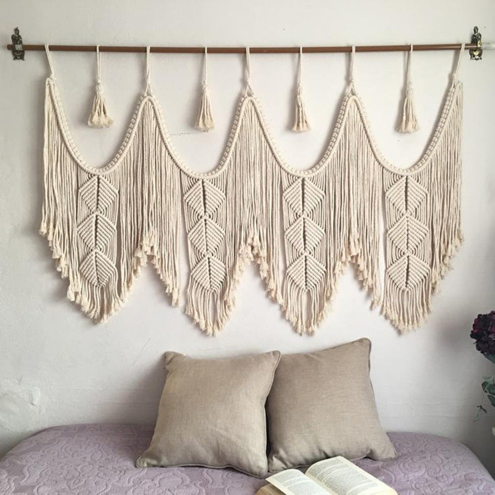 Elegant Macrame Wall Hanging with Ornate Fringes and Leaves | Kelmera