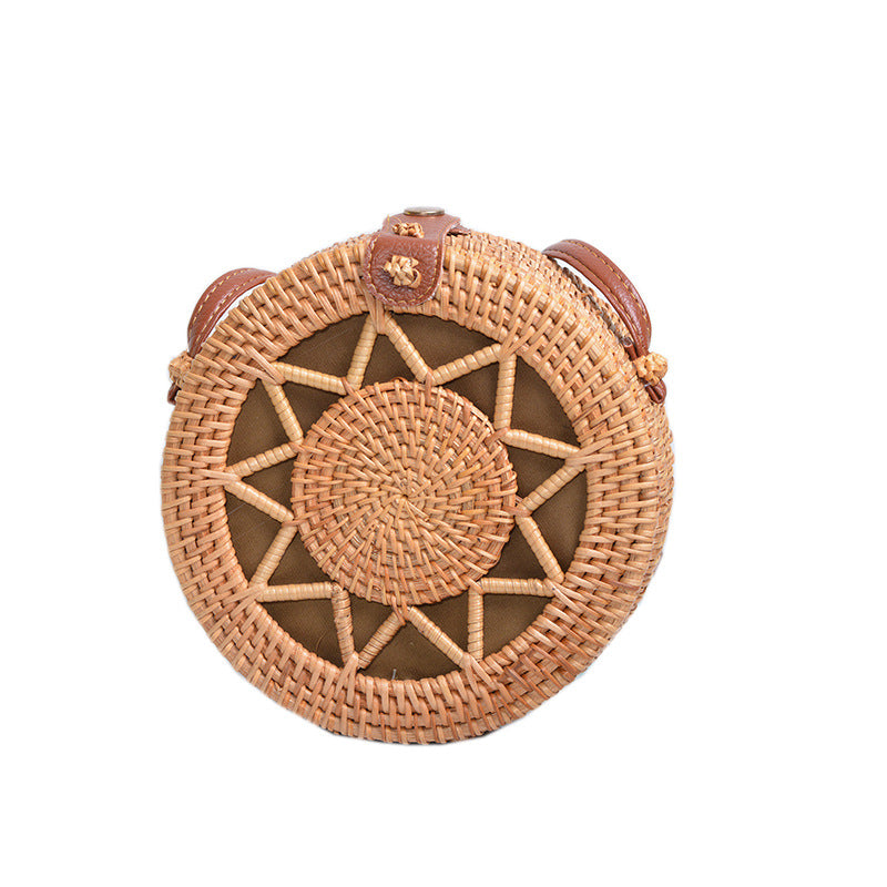Elegant Round Handbag made of Woven Rattan | Kelmera