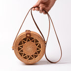 Elegant Round Handbag made of Woven Rattan | Kelmera