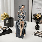 Elegant Sculpture of a Romantic Couple | Kelmera