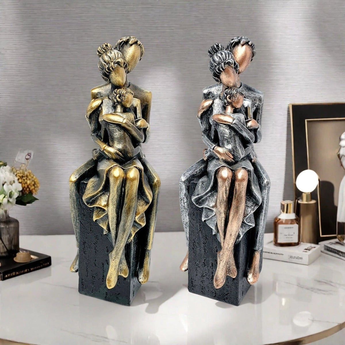 Elegant Sculpture of a Romantic Couple | Kelmera