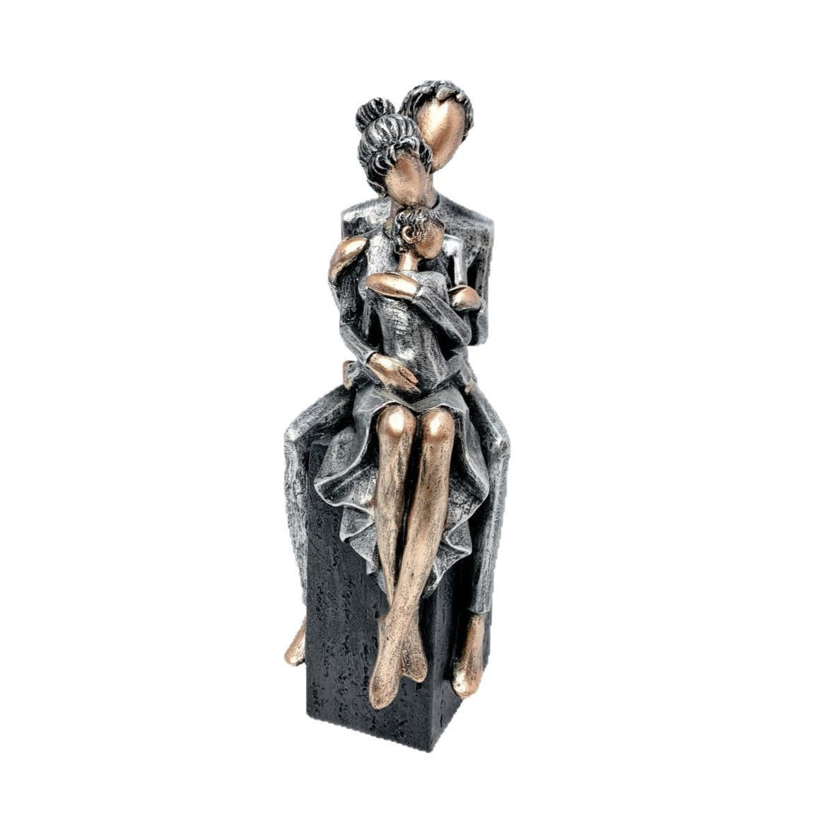 Elegant Sculpture of a Romantic Couple | Kelmera