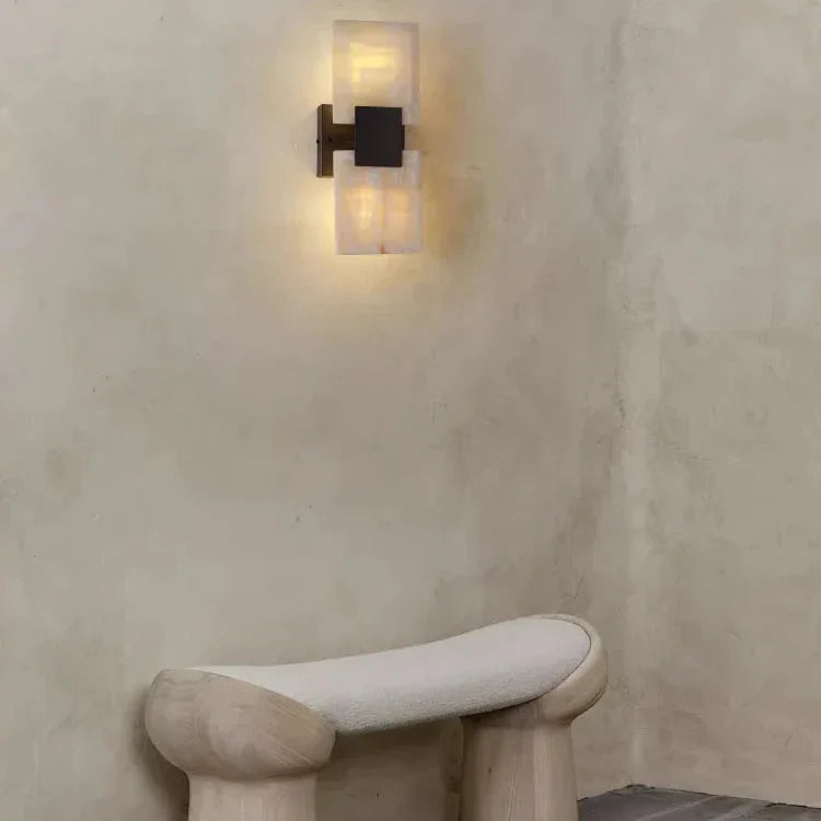 Embelta Wall Lamp