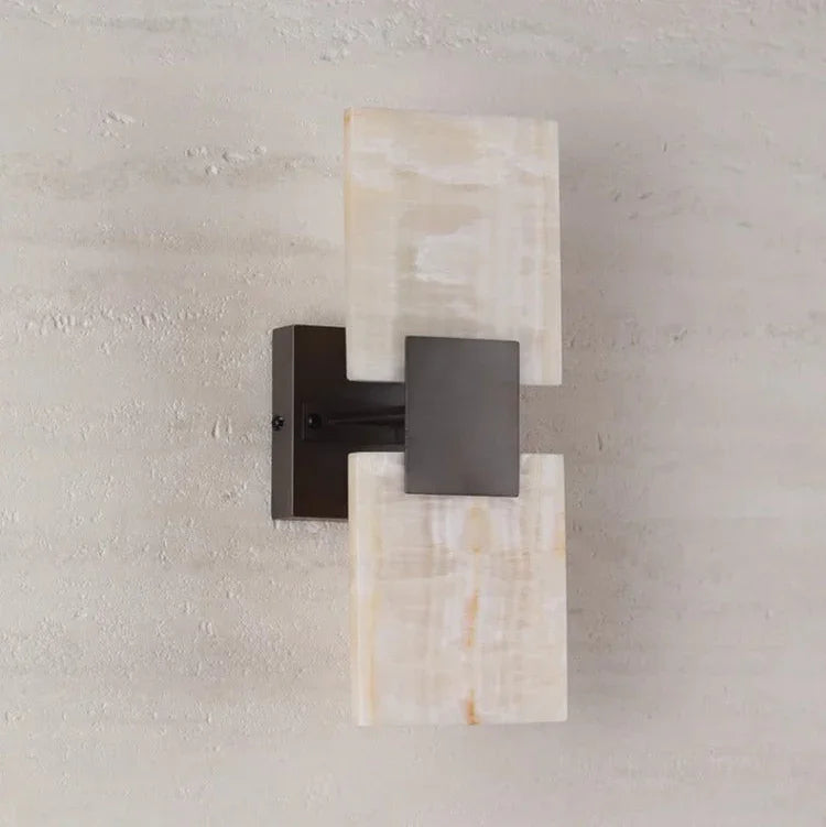 Embelta Wall Lamp